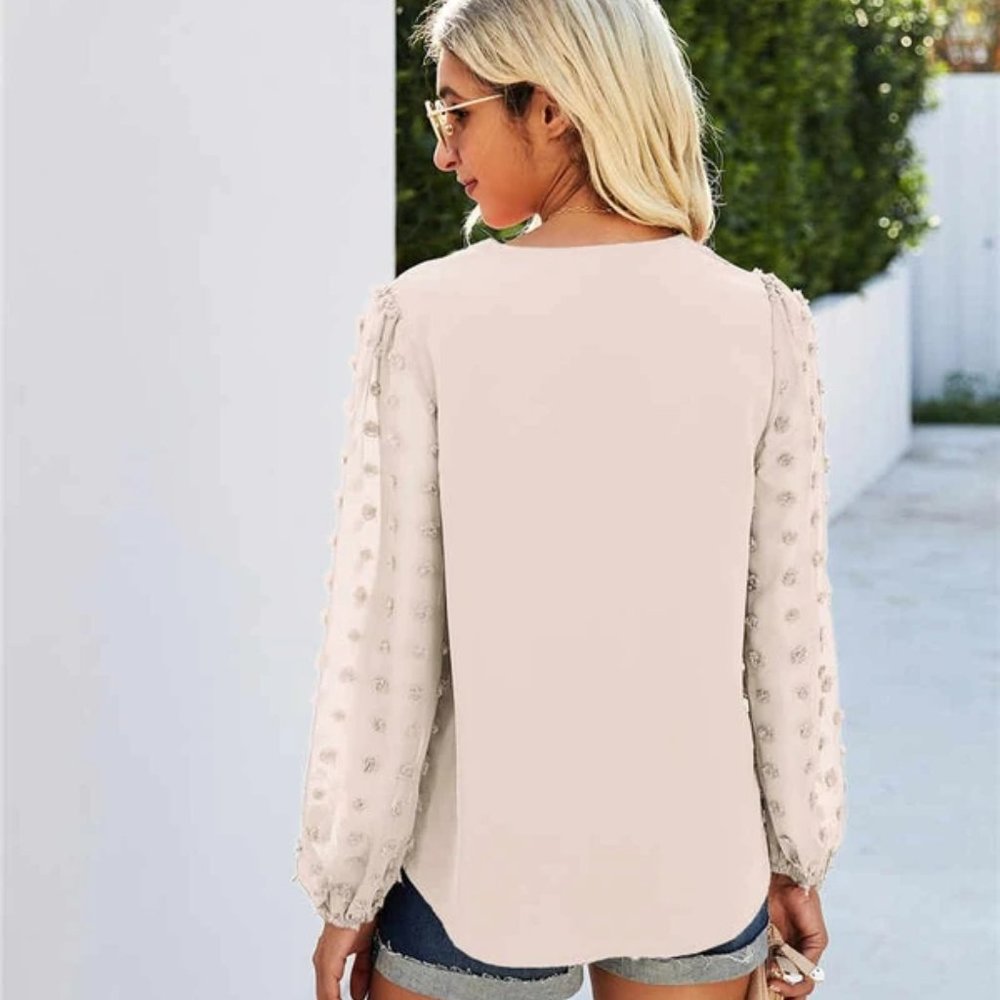 Chic Blouse - Picture 4 of 5